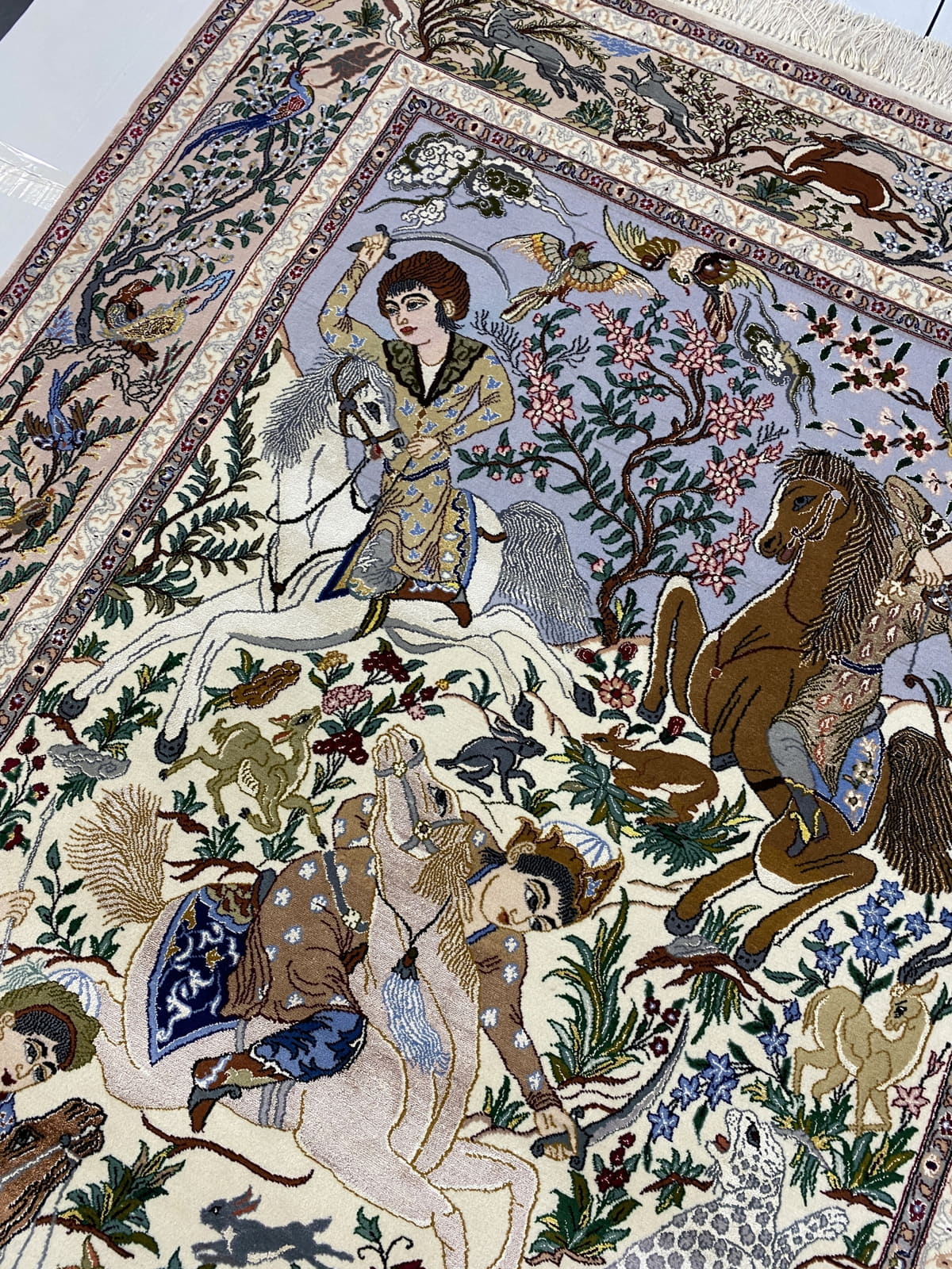 Master-weave Pictorial Isfahan, wool & pure silk, Persia, 221x145cm | Rug# 10100