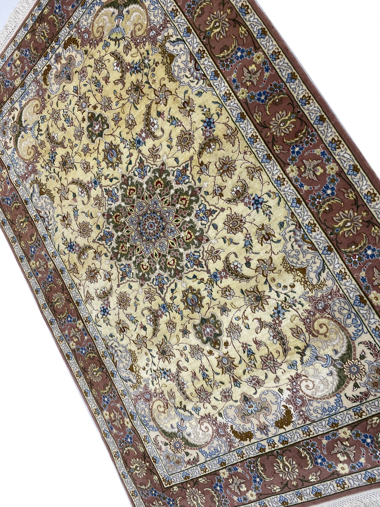 Superfine full silk field Isfahan 168x113cm | Rug# 10108