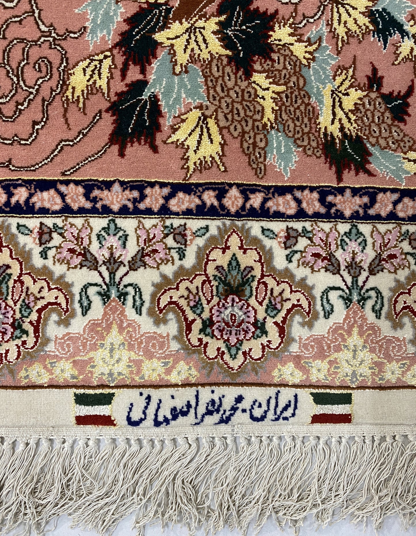 Superb Pictorial Isfahan 127x80cm | Rug# 10111