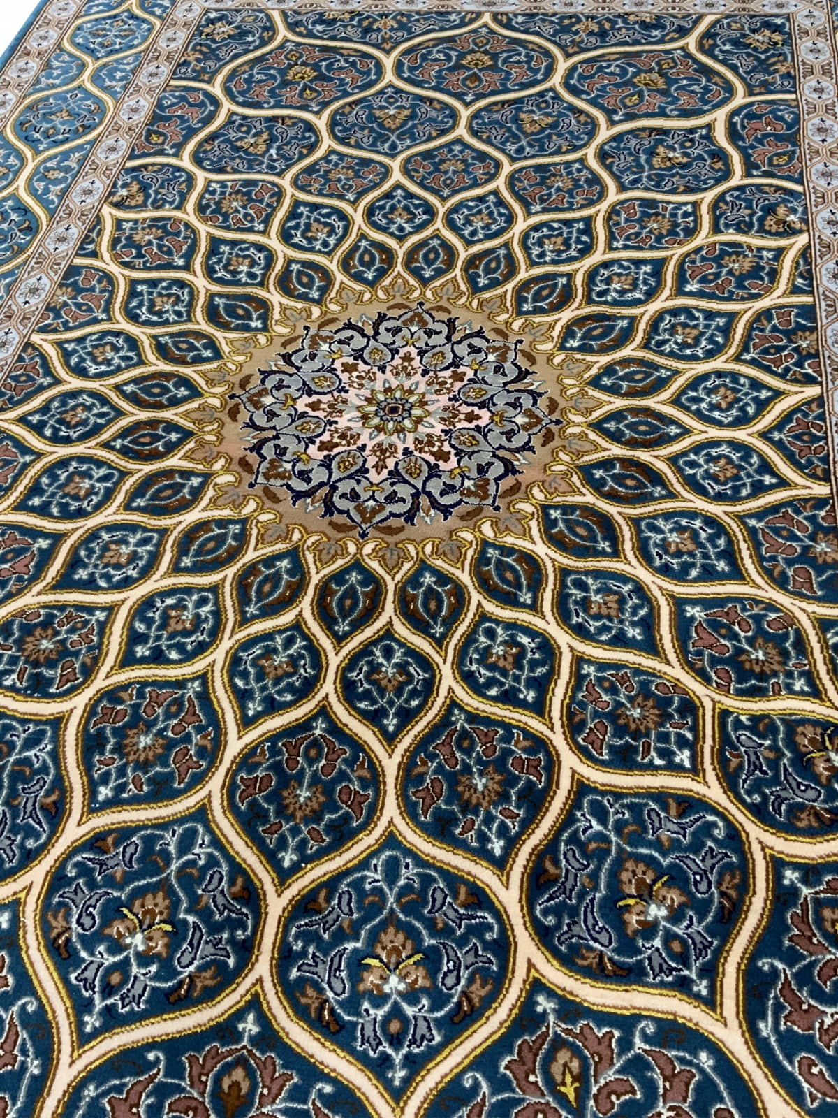 Superfine Persian Isfahan, wool $ silk, Persia, 198x129cm | Rug# 10296