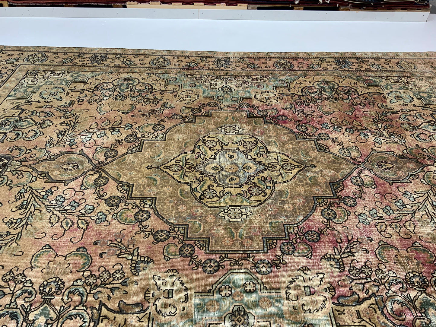 Vintage-Distressed Overdyed Rug 387x297cm | Rug# 10643 (APA)