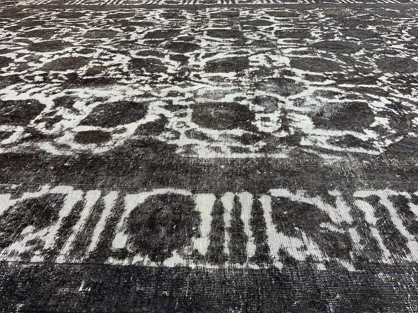 Vintage-Distressed Overdyed Rug 400x298cm | Rug# 10646