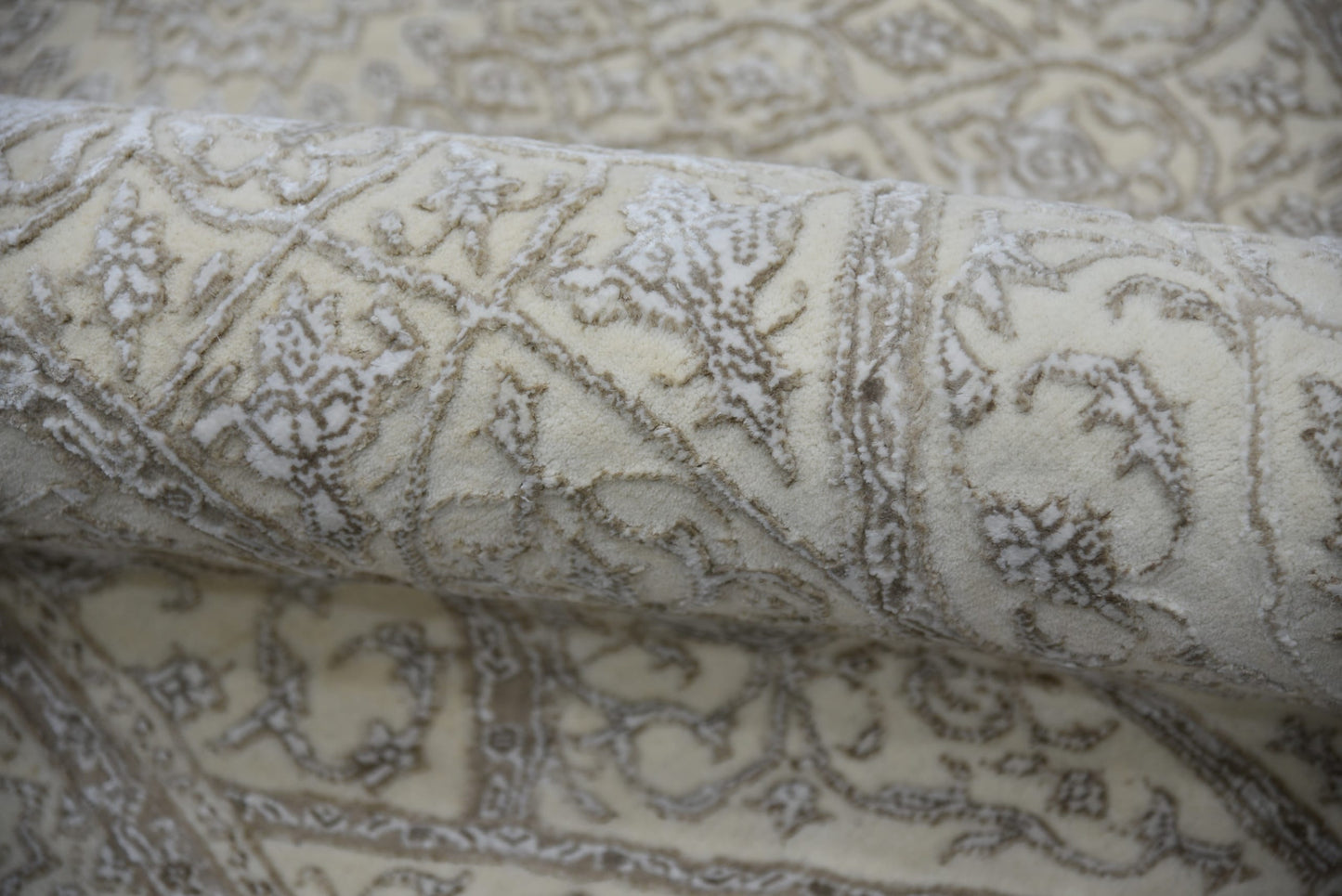 Classic Dome Design 189x126cm | Rug# 31117