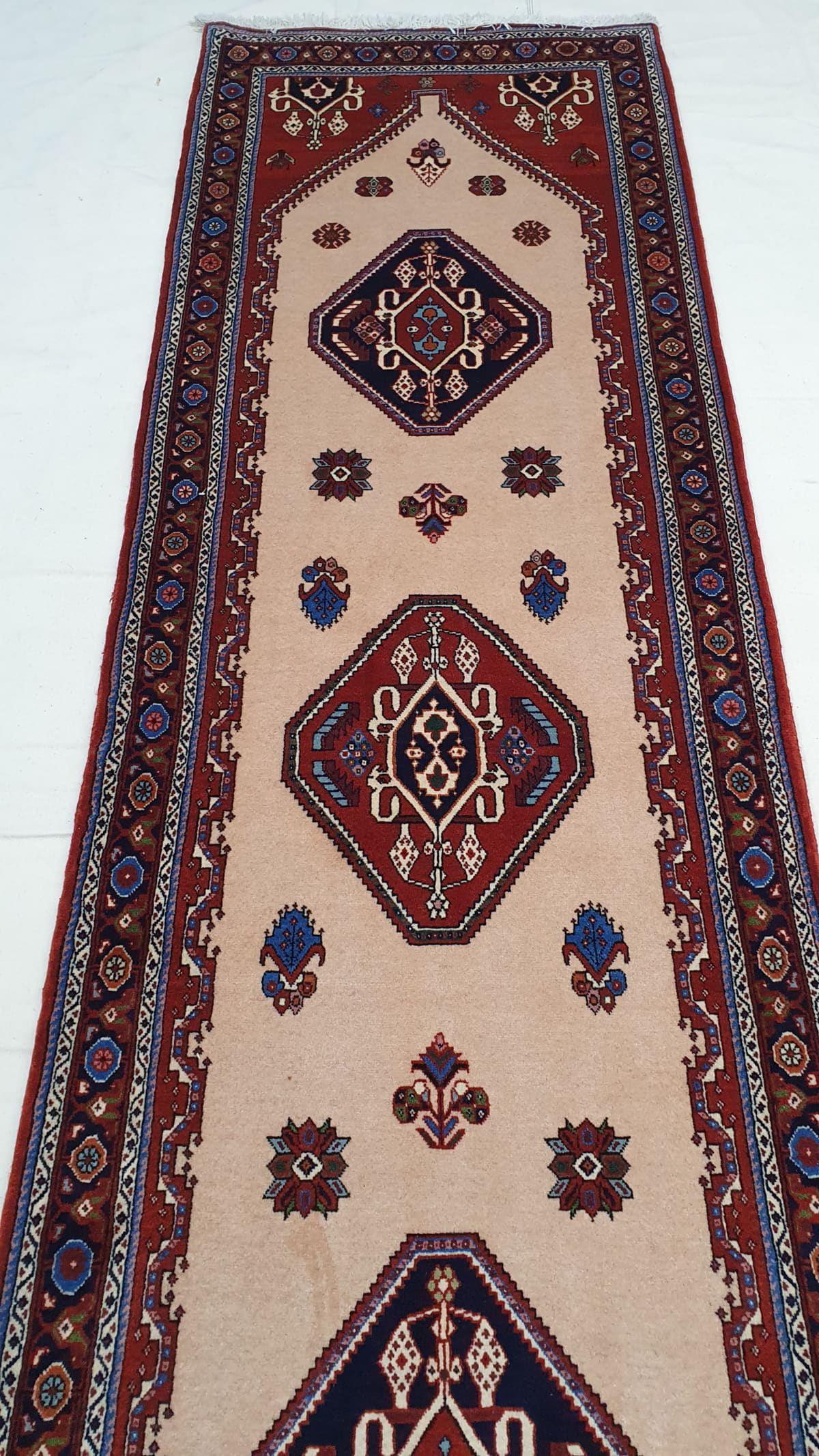 Superfine Qashqai Hallrunner 305x82cm | Rug# 6649 APA)