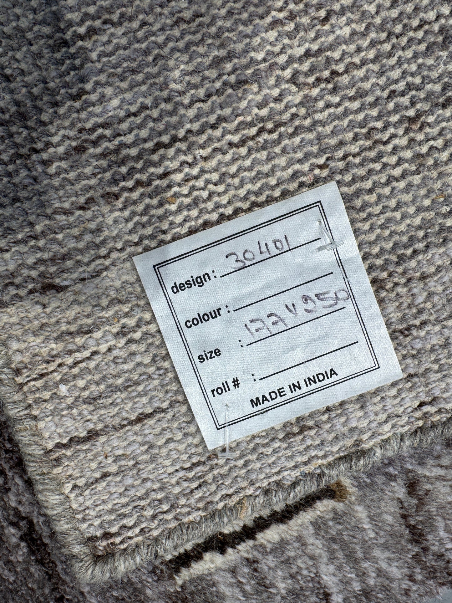 Hand knotted rug mid century Scandinavian design 250x177cm| Rug# 30401