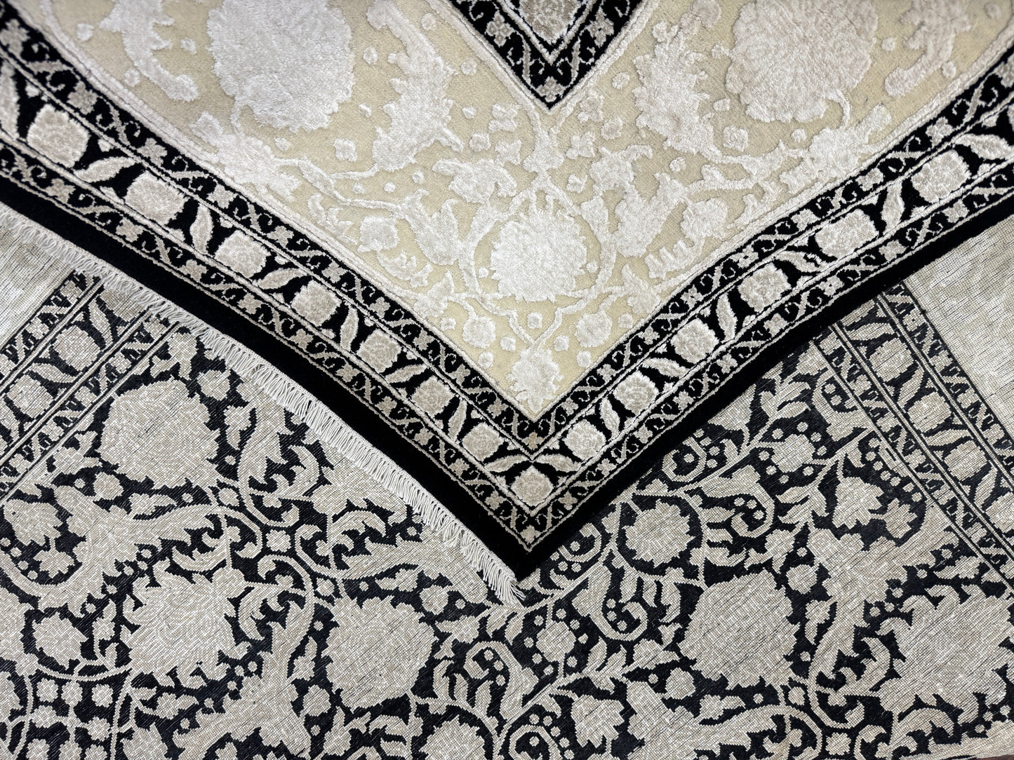 Amritsar Tabriz in all-over Herati design 364x271cm | Rug# 31327
