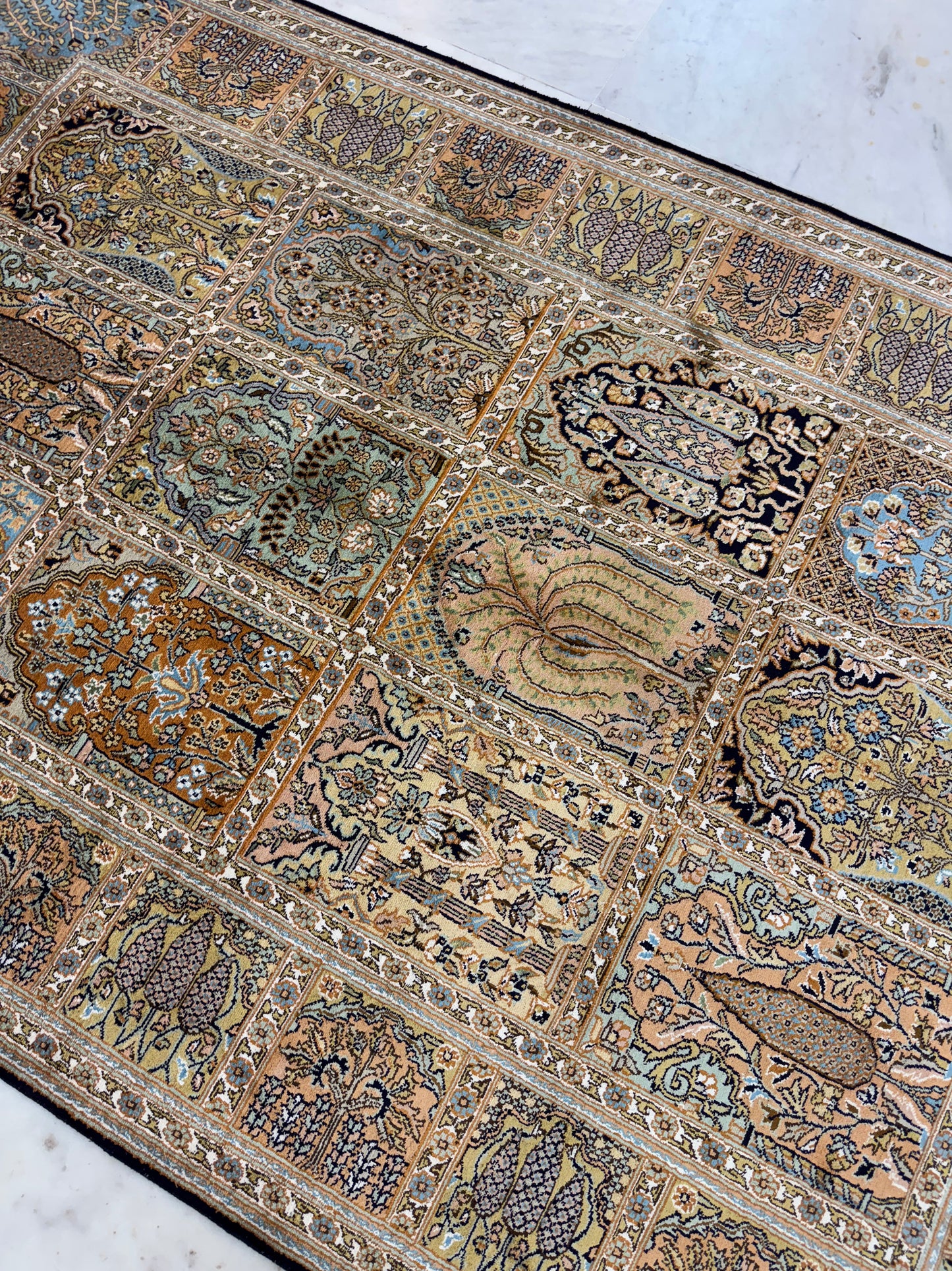 Hand knotted Kashmir pure silk pile rug, 190x125cm | Rug# 32050