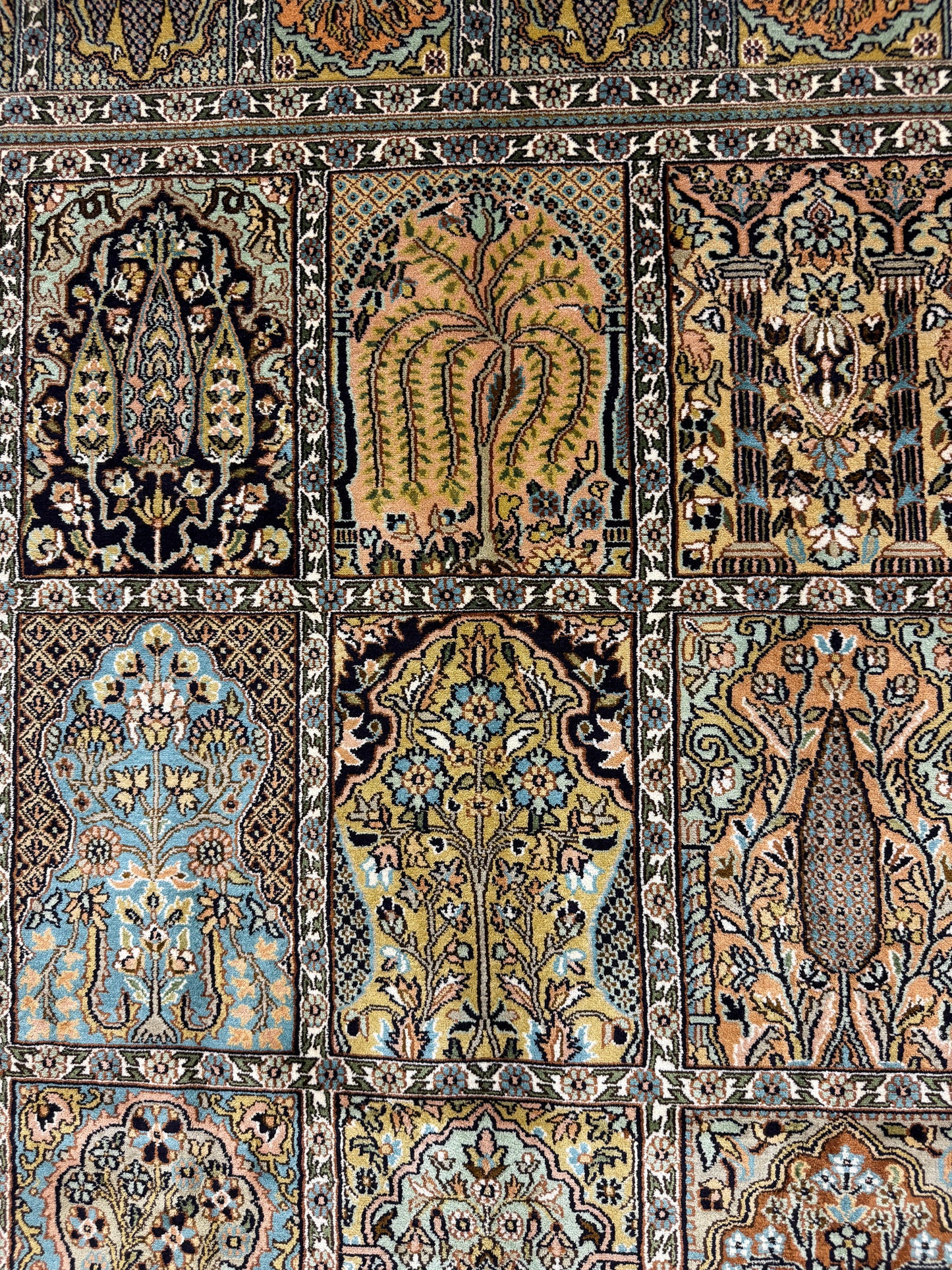 Hand knotted Kashmir pure silk pile rug, 188x121cm | Rug# 32051