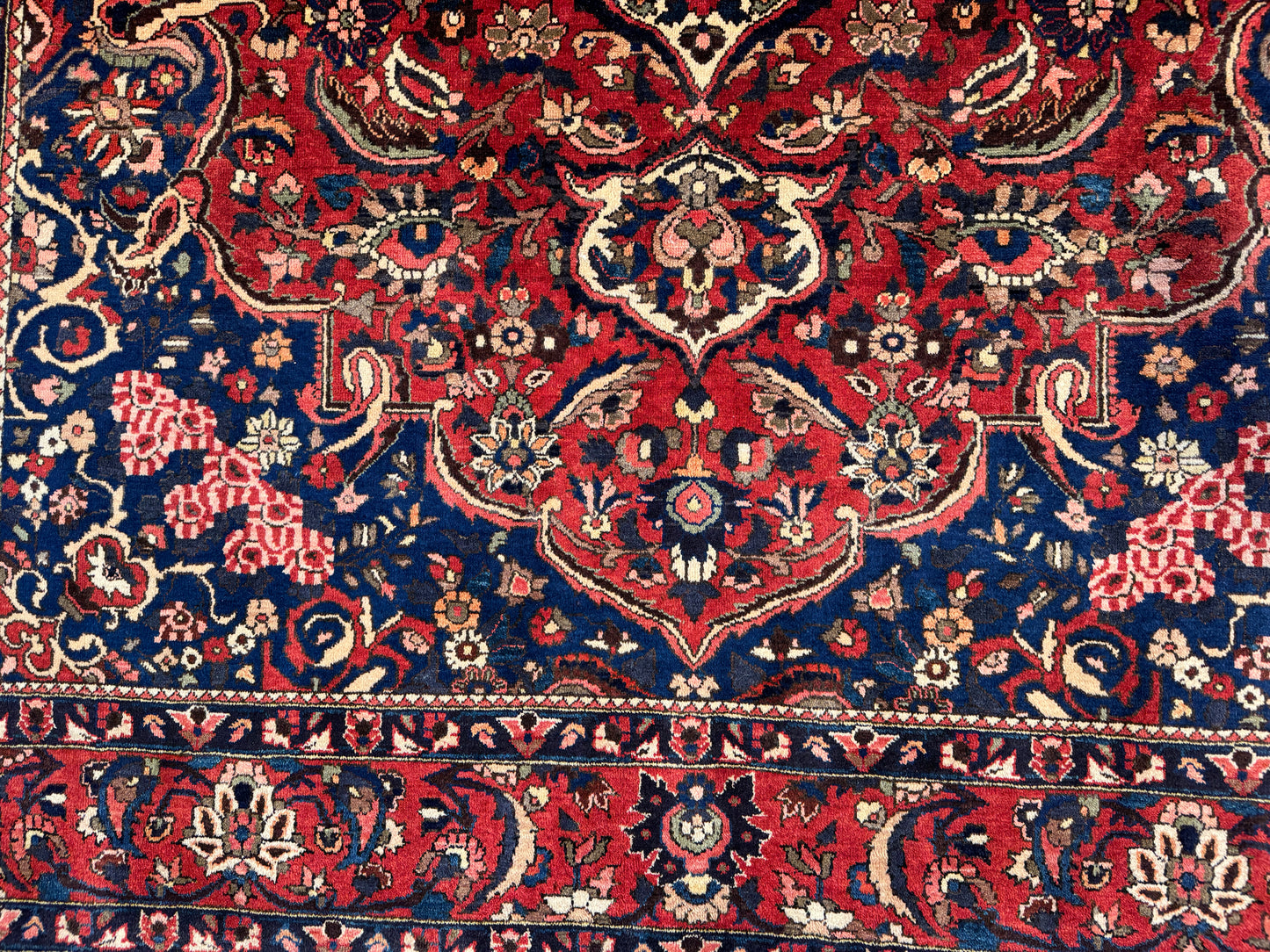 Chaleh-shotor Bakhtiar design double wefts 332x210cm | Rug# 4028