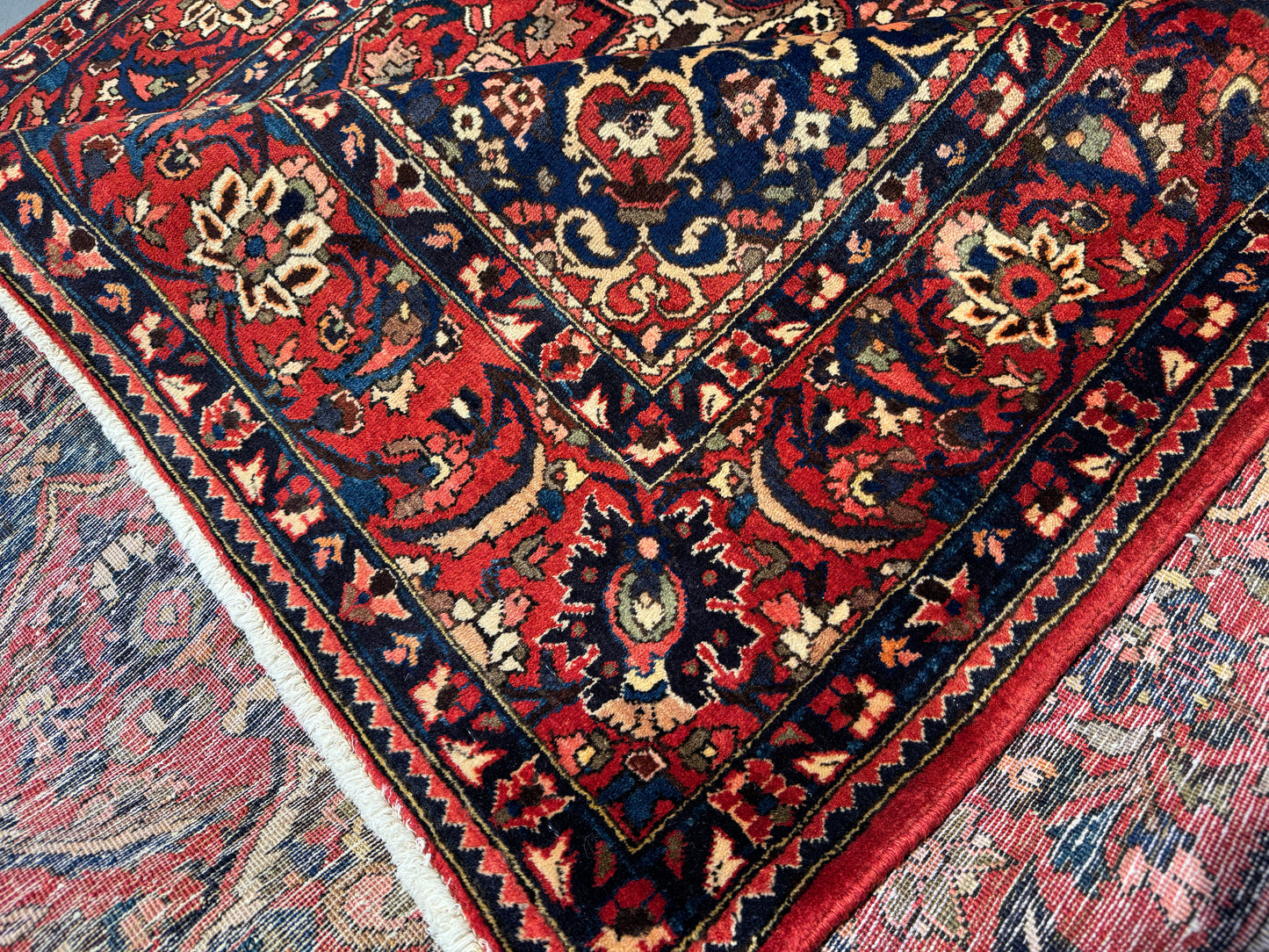 Chaleh-shotor Bakhtiar design double wefts 332x210cm | Rug# 4028