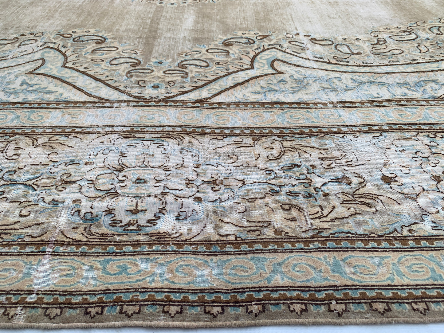 Vintage and distressed Persian Kerman 412x291cm | Rug# 27147