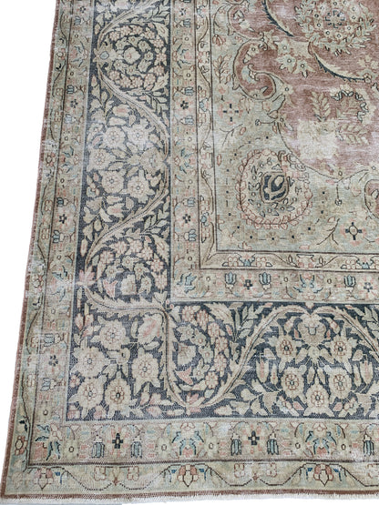 Vintage and distressed Persian Kerman 396x300cm | Rug# 27152