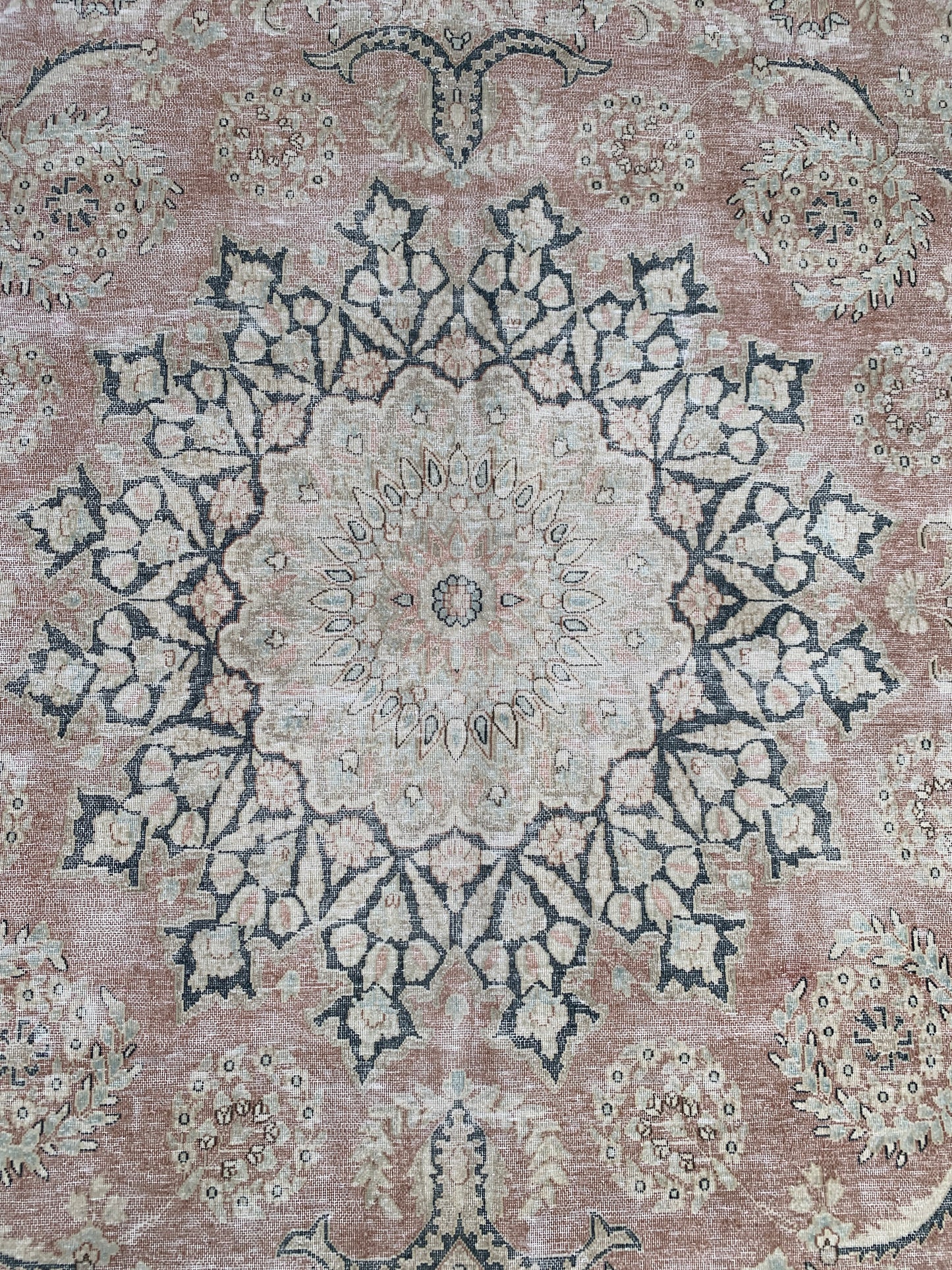 Vintage and distressed Persian Kerman 396x300cm | Rug# 27152