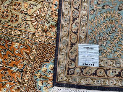Fine Srinagar, 100% silk pile on a cotton warp  316x219 cm | Rug# 31228