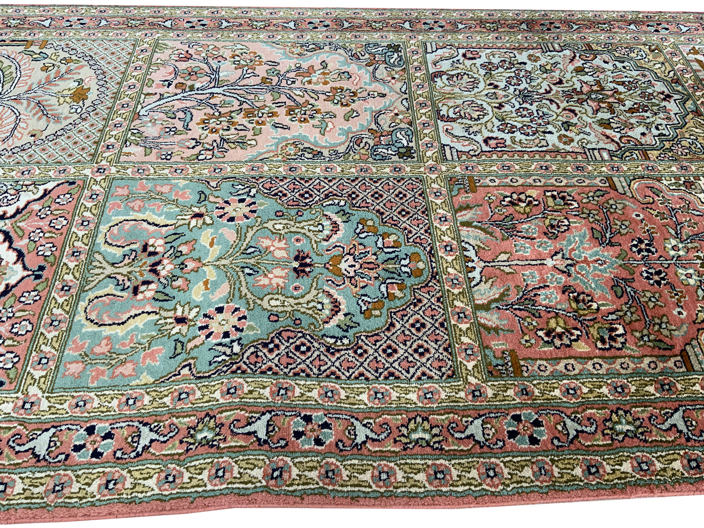 Fine Srinagar hall runner, 100% silk pile on a cotton warp  298x79 cm | Rug# 31226