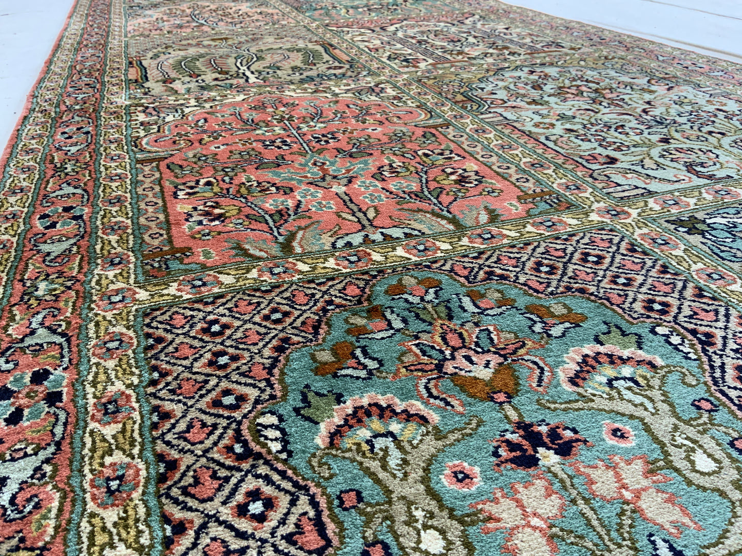 Fine Srinagar hall runner, 100% silk pile on a cotton warp  298x79 cm | Rug# 31226