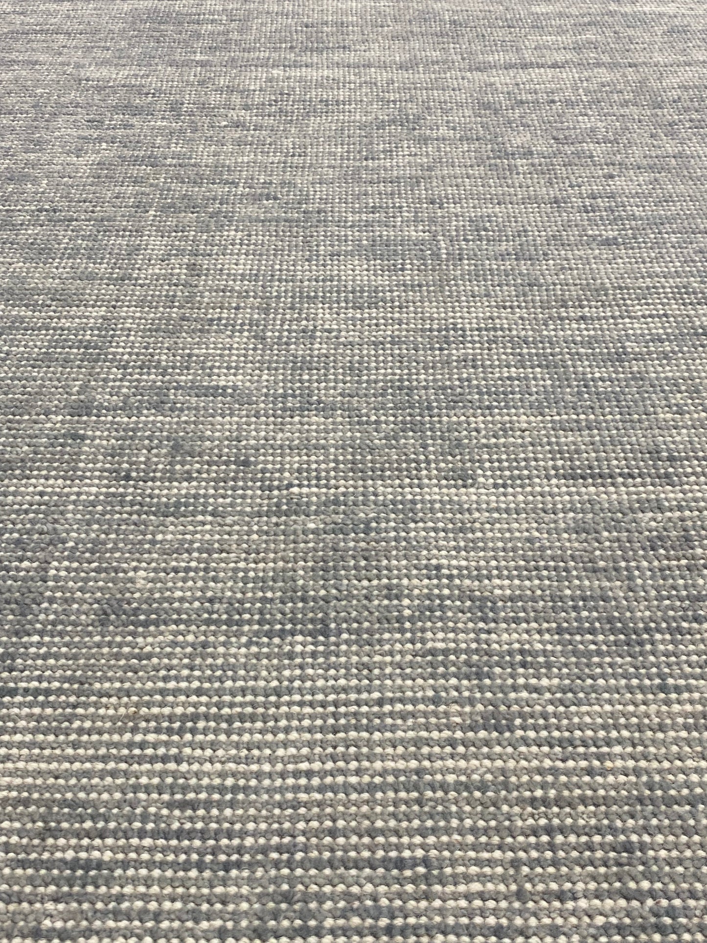 Hand-Loom designer plain in Distressed look 362x279 cm | RUG# 31502