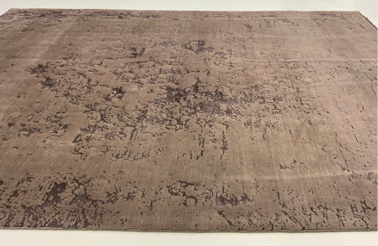 Hand-Loom rug woven with fine wool and bamboo silk pile  294x204cm | Rug# 10648