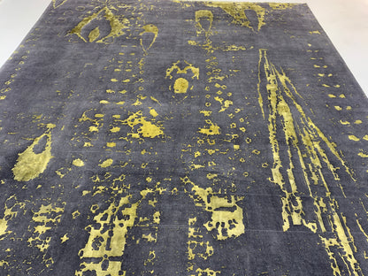 A Jakard-loom rug woven with fine Persian wool and bamboo silk pile  390x298cm | Rug# 10678