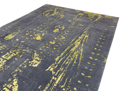 A Jakard-loom rug woven with fine Persian wool and bamboo silk pile  390x298cm | Rug# 10678