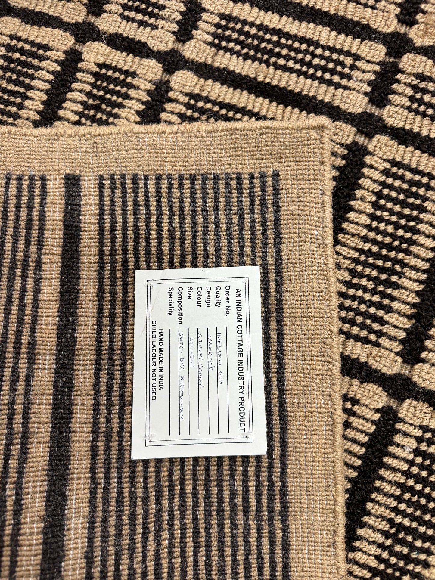 Modern hand-loom rug with  geometric pattern 306x244 cm | Rug# 32016