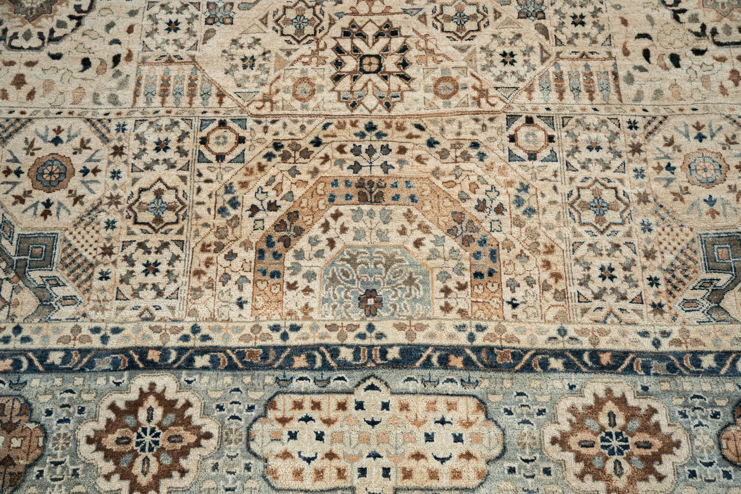 Mamluk design balanced palette of light brown harmonious mixed tones 366x275  cm | Rug #32077