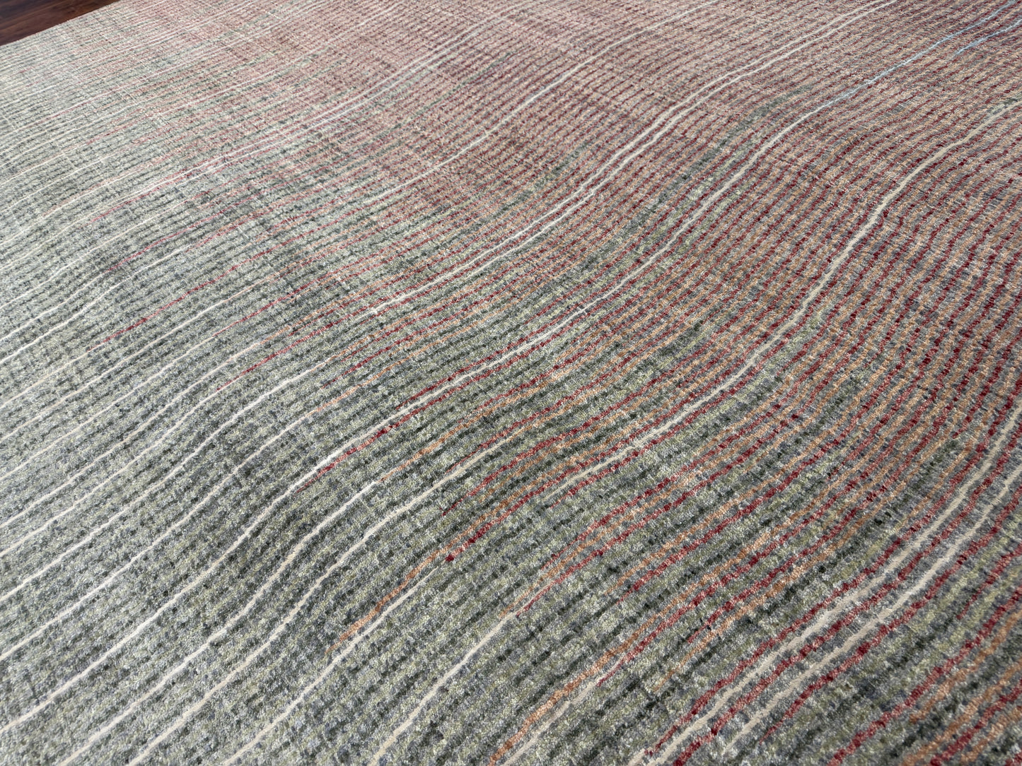 Modern Designer Rug in wool and silk,  376x278cm | Rug# 27211