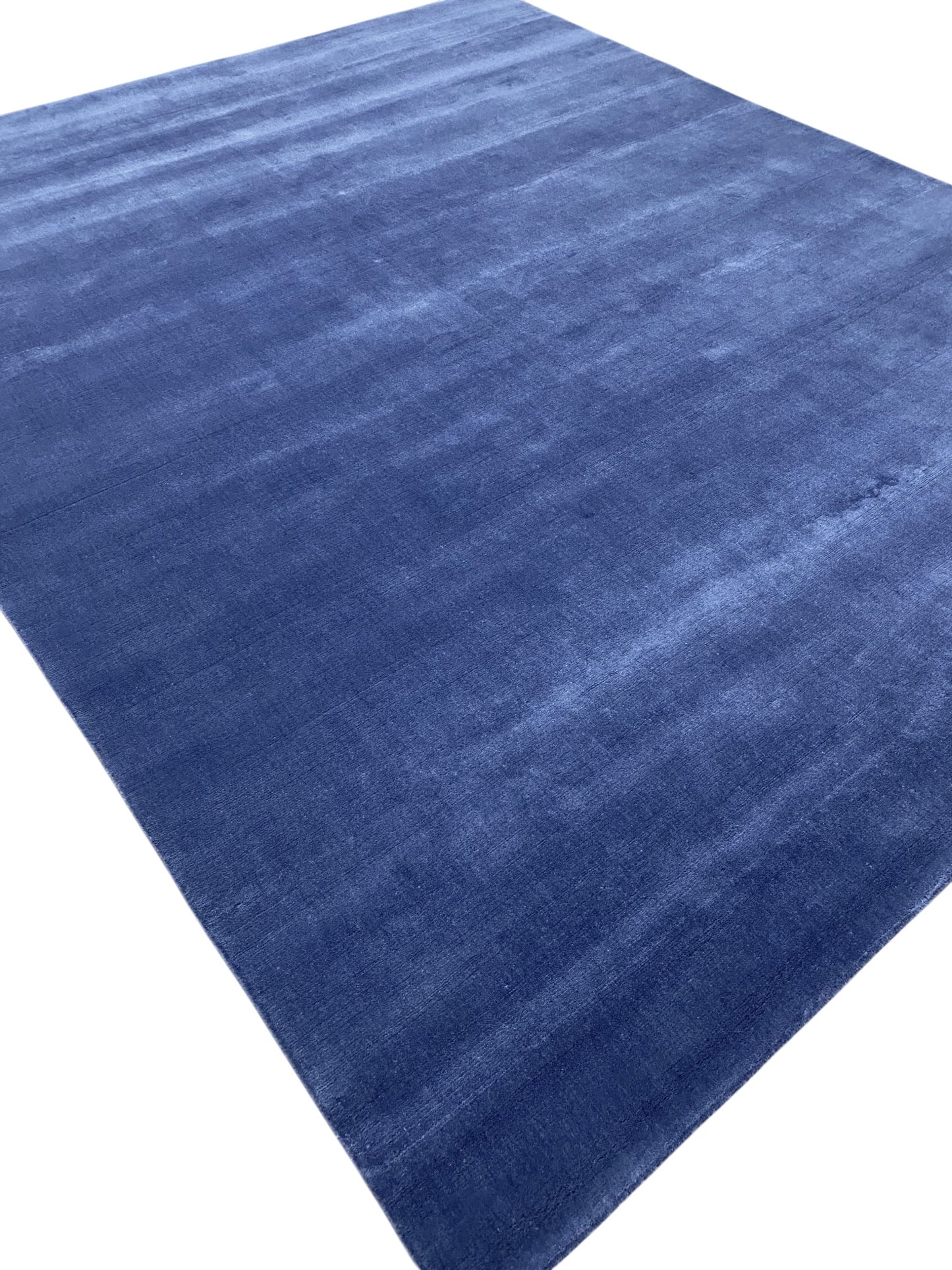 A luxurious contemporary rug, hand-loomed in a soft plush 306x249cm | RUG#31514