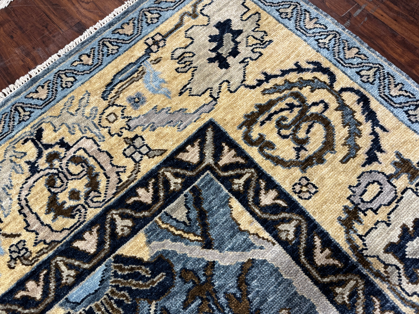 16th-century Agra,16th.c Garous design 373X281cm | Rug# 31714
