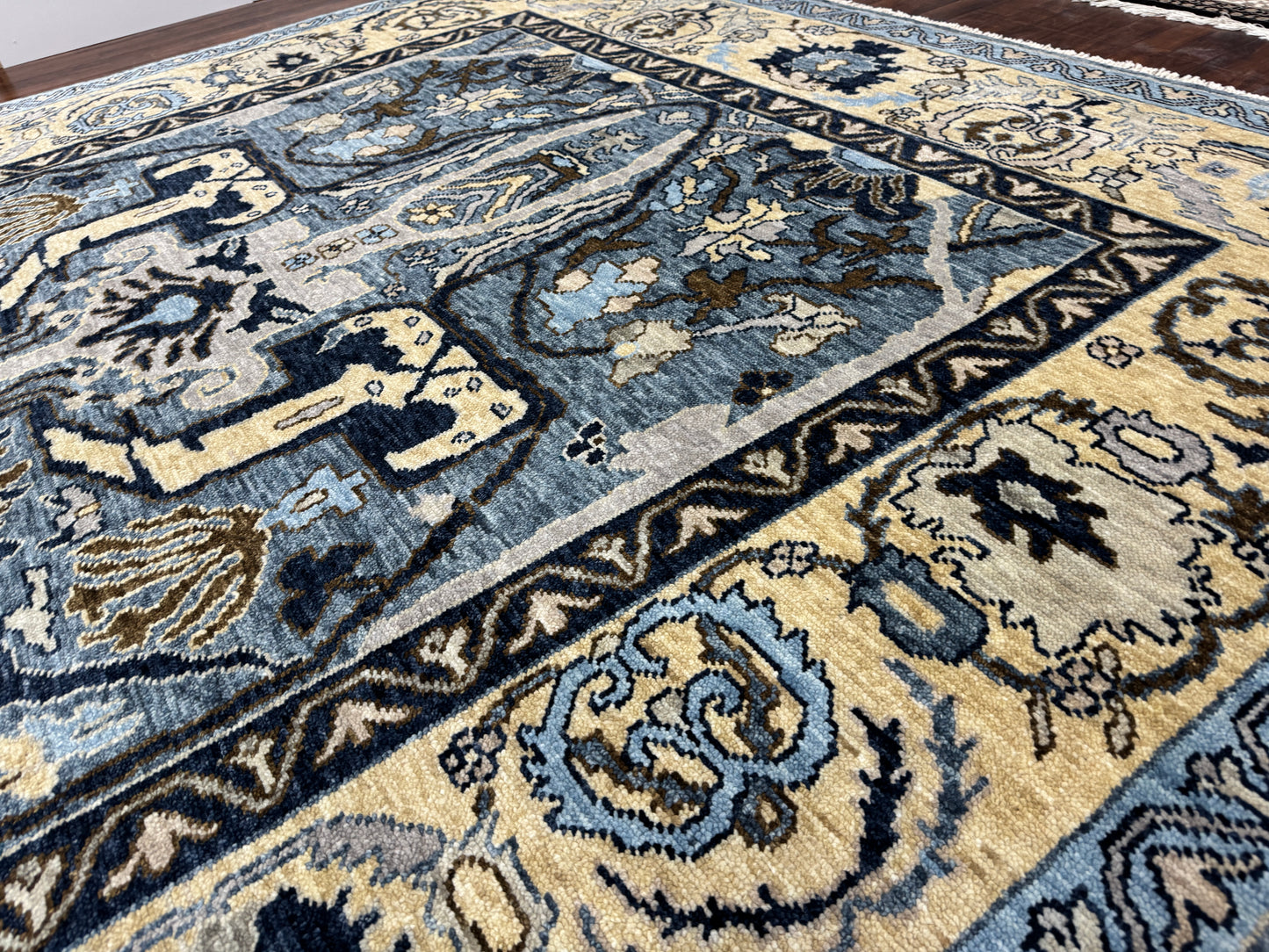 16th-century Agra,16th.c Garous design 373X281cm | Rug# 31714