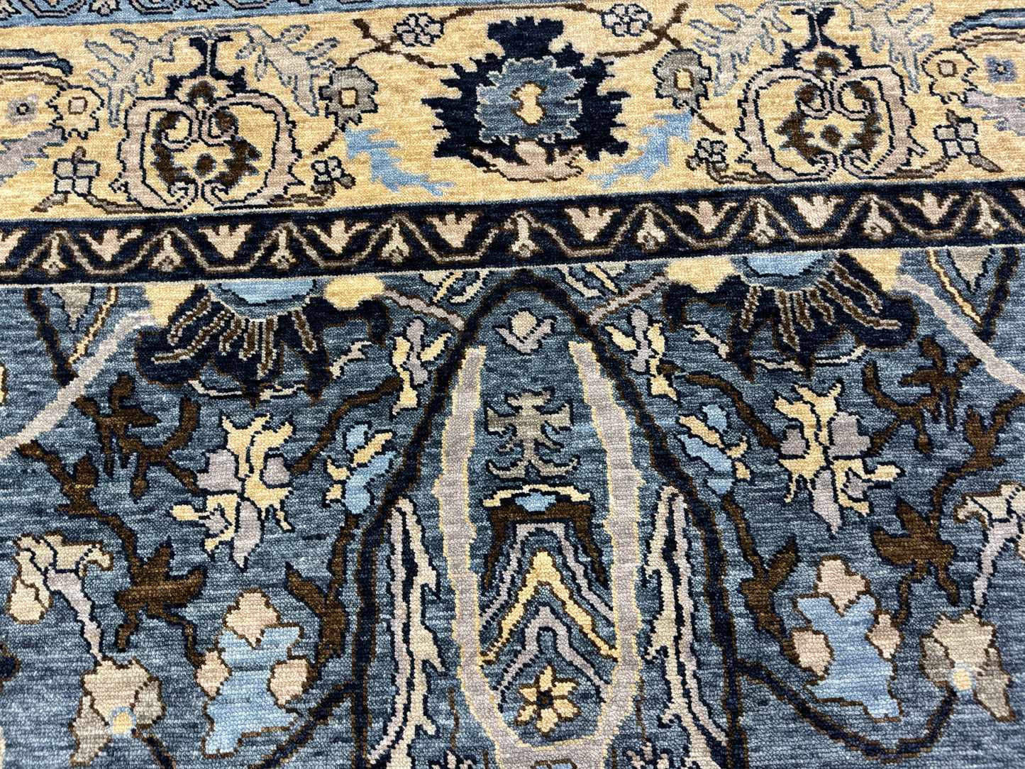 16th-century Agra,16th.c Garous design 373X281cm | Rug# 31714