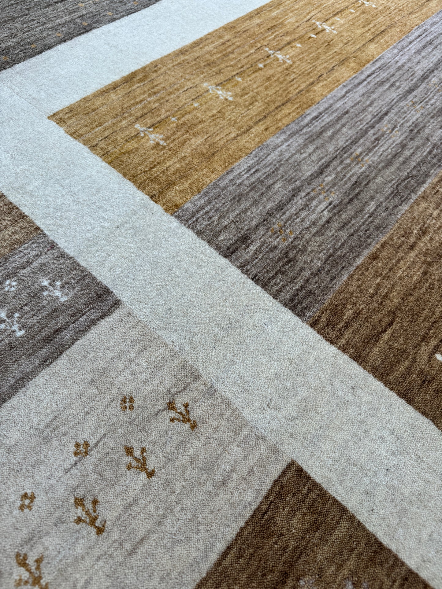 modern Gabbeh rug, India 276x187cm | RUG# 31860