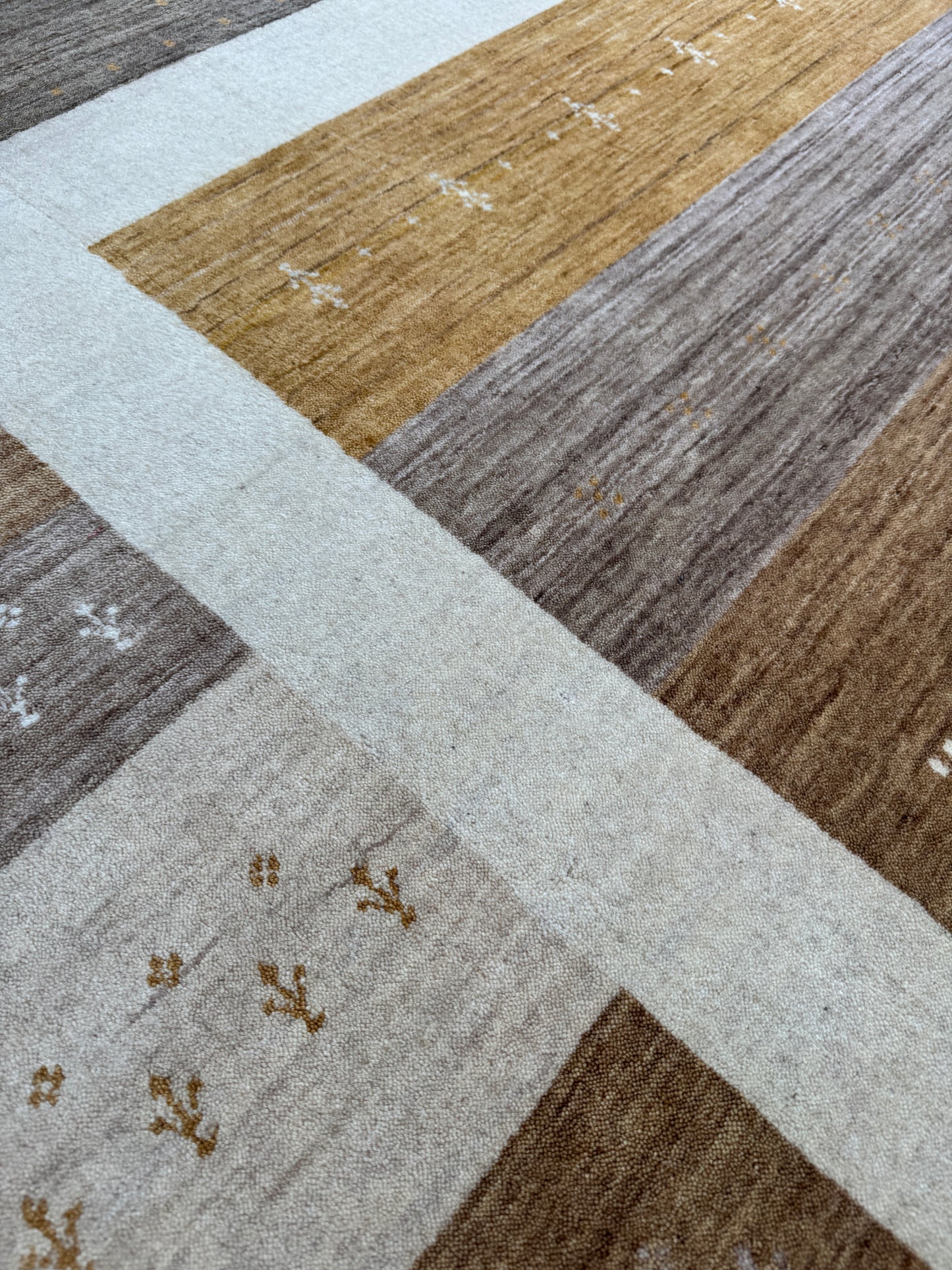 modern Gabbeh rug, India 276x187cm | RUG# 31860