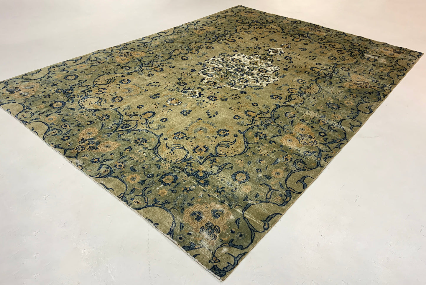 Vintage-Distressed Overdyed Rug 402x282cm | Rug# 10641