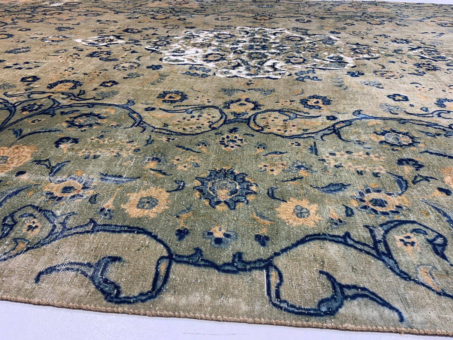 Vintage-Distressed Overdyed Rug 402x282cm | Rug# 10641