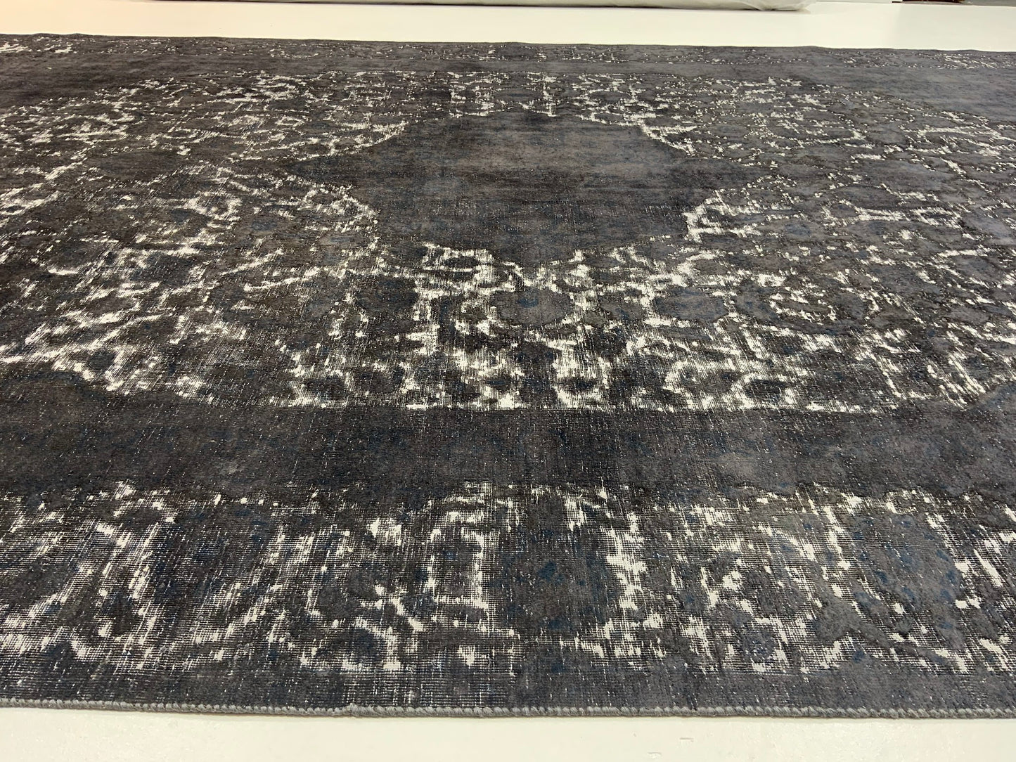 Vintage-Distressed Overdyed Rug 383x271cm | Rug# 10647