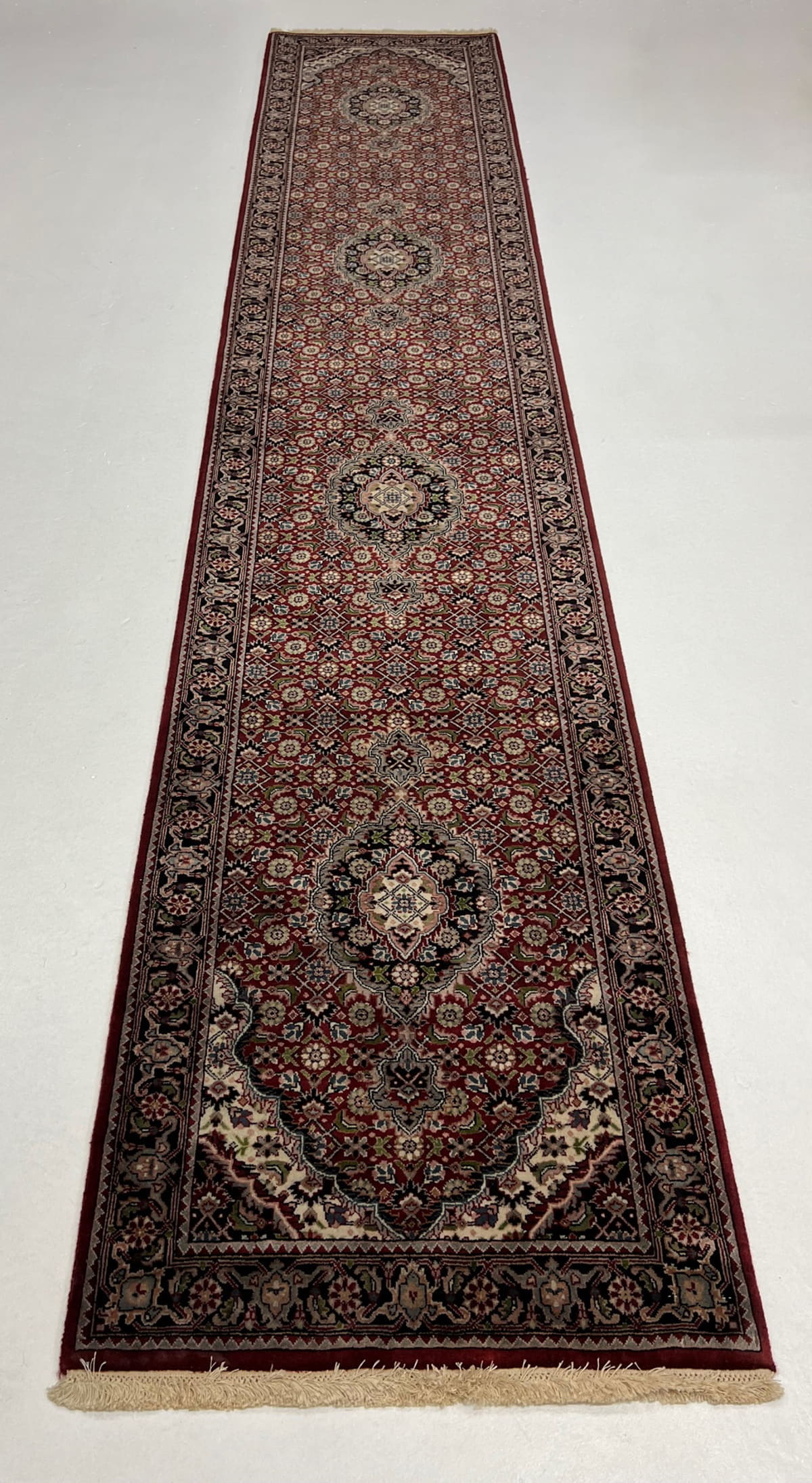 Superfine Amritsar Runner 403x78cm