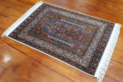 Superfine Kashmir Silk 87x62cm