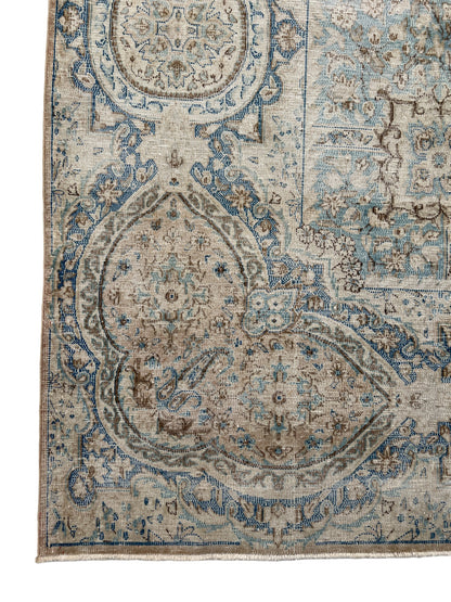 Vintage and Distressed Persian Tabriz rug 398x300cm | Rug# 27135