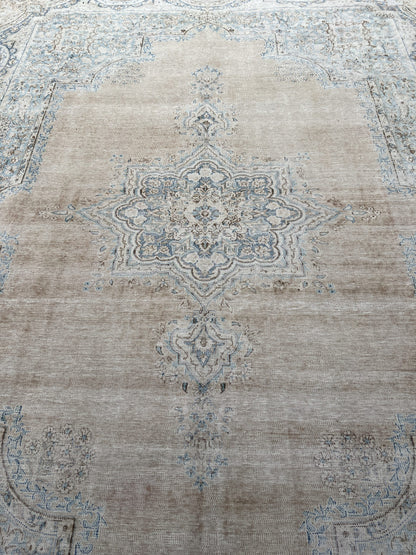 Vintage and Distressed Persian Tabriz rug 398x300cm | Rug# 27135