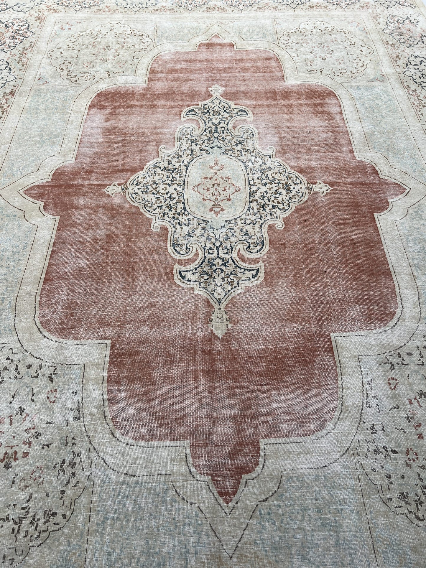 Vintage and Distressed Persian Tabriz rug 425x302cm | Rug# 27139