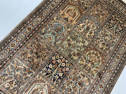 Srinagar Kashmir silk 125x80cm | Rug# 31600