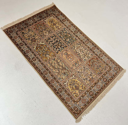 Srinagar Kashmir silk 126x79cm | Rug# 31602