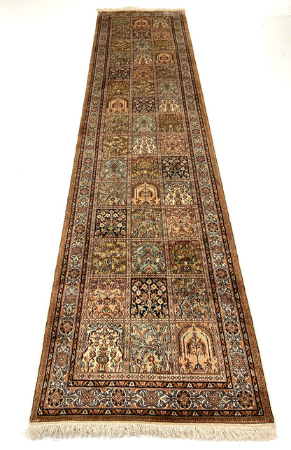 Srinagar Kashmir silk 316x79cm | Rug# 31619