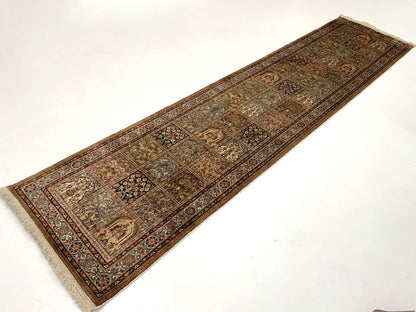 Srinagar Kashmir silk 316x79cm | Rug# 31619