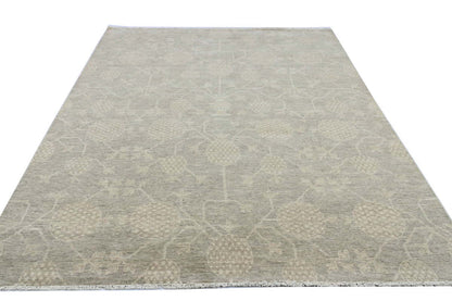 A transitional adaptation of an 18th-century Khotan design 310x247cm | Rug# 31642