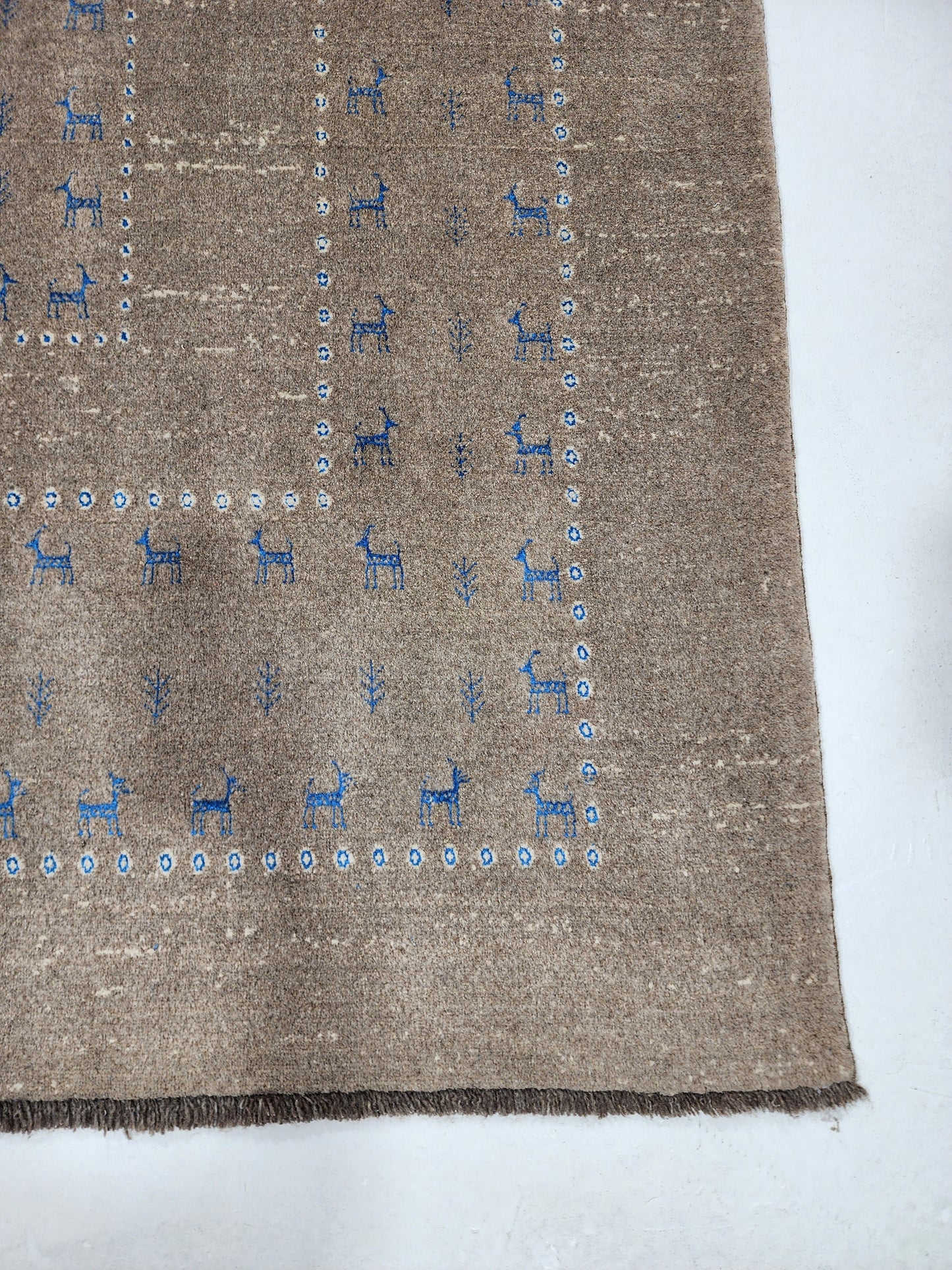 Hand-woven wool and bamboo silk pile Transitional tribal, 301x206cm | Rug# 10654