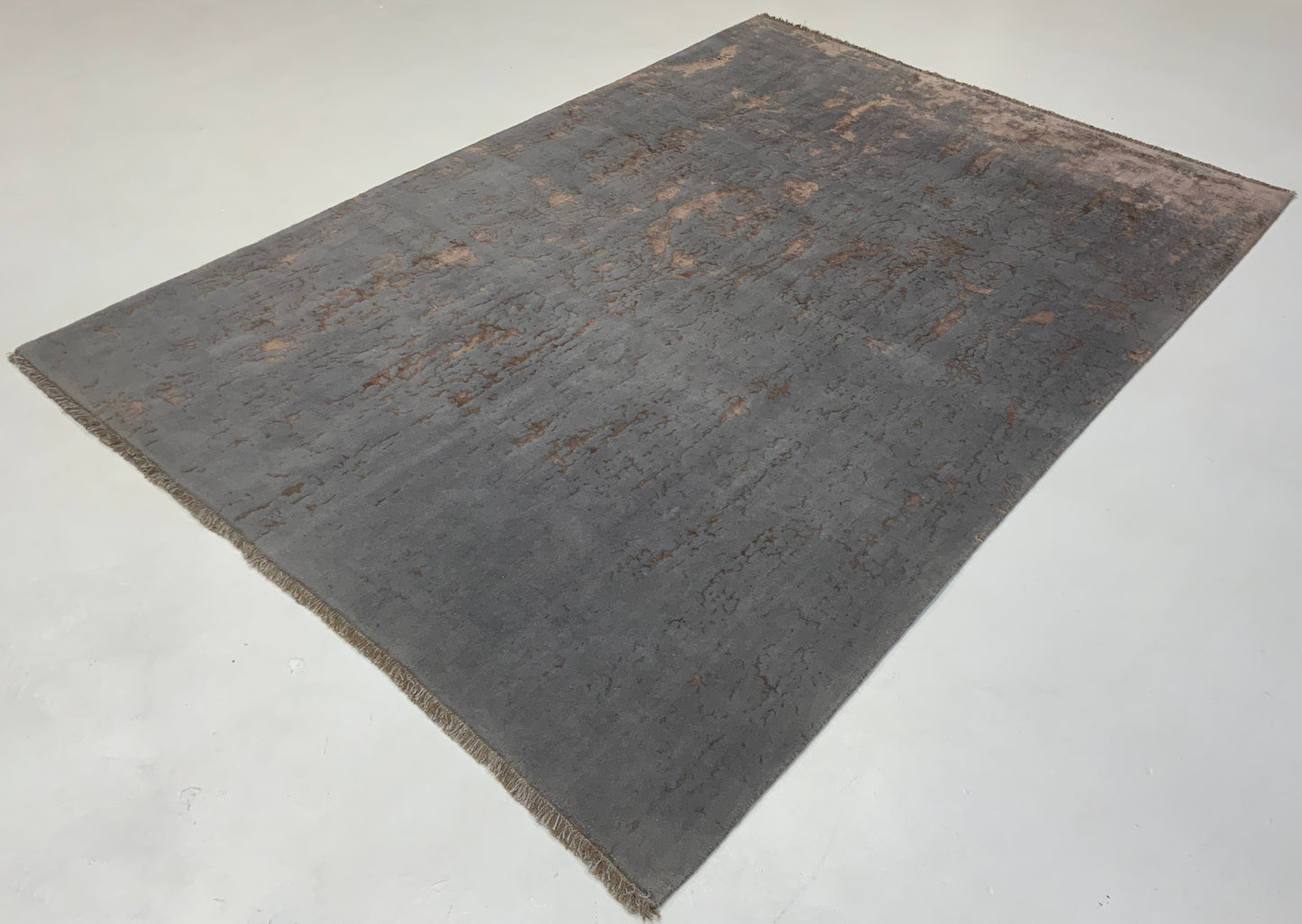 Hand woven with fine wool and bamboo silk pile  285x200cm  | Rug# 10663
