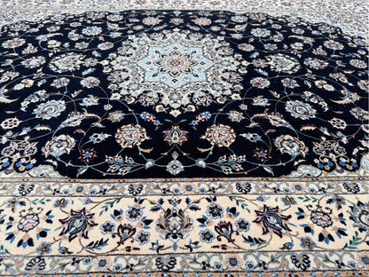 Nain 6LA in Dome design, c.1990, Persia,  240x158cm | Rug# 11011