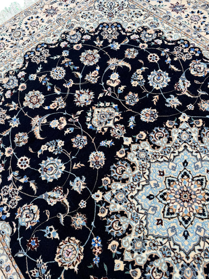 Nain 6LA in Dome design, c.1990, Persia,  240x158cm | Rug# 11011